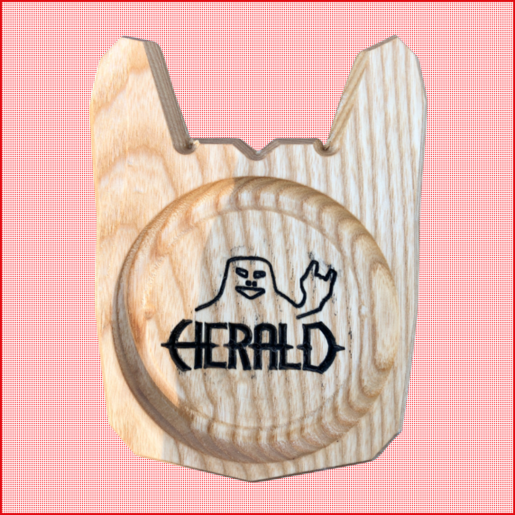 Puidust õllekannualus "Herald", Besati hevinäpud